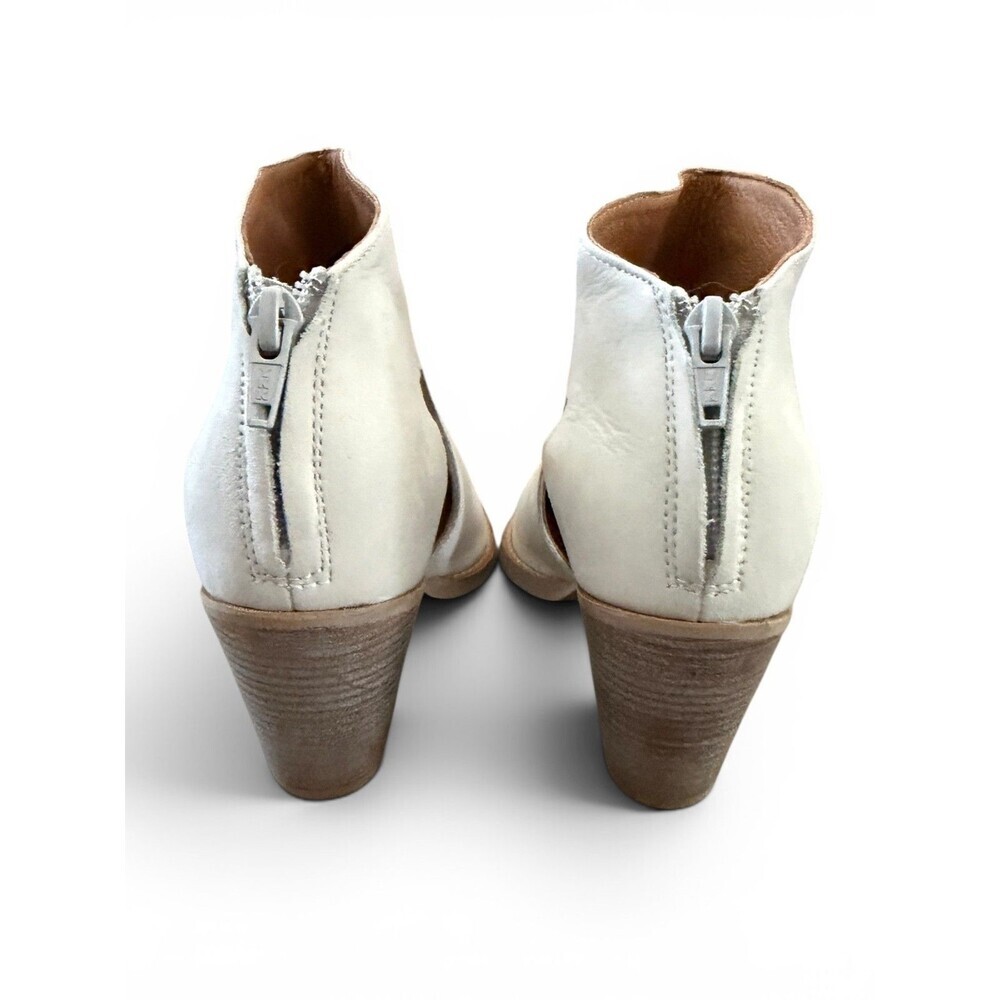 Free People Wilder Pointed Toe Ankle Bootie Nubuck Leather Off White 38 US 8 NEW - Picture 3 of 6